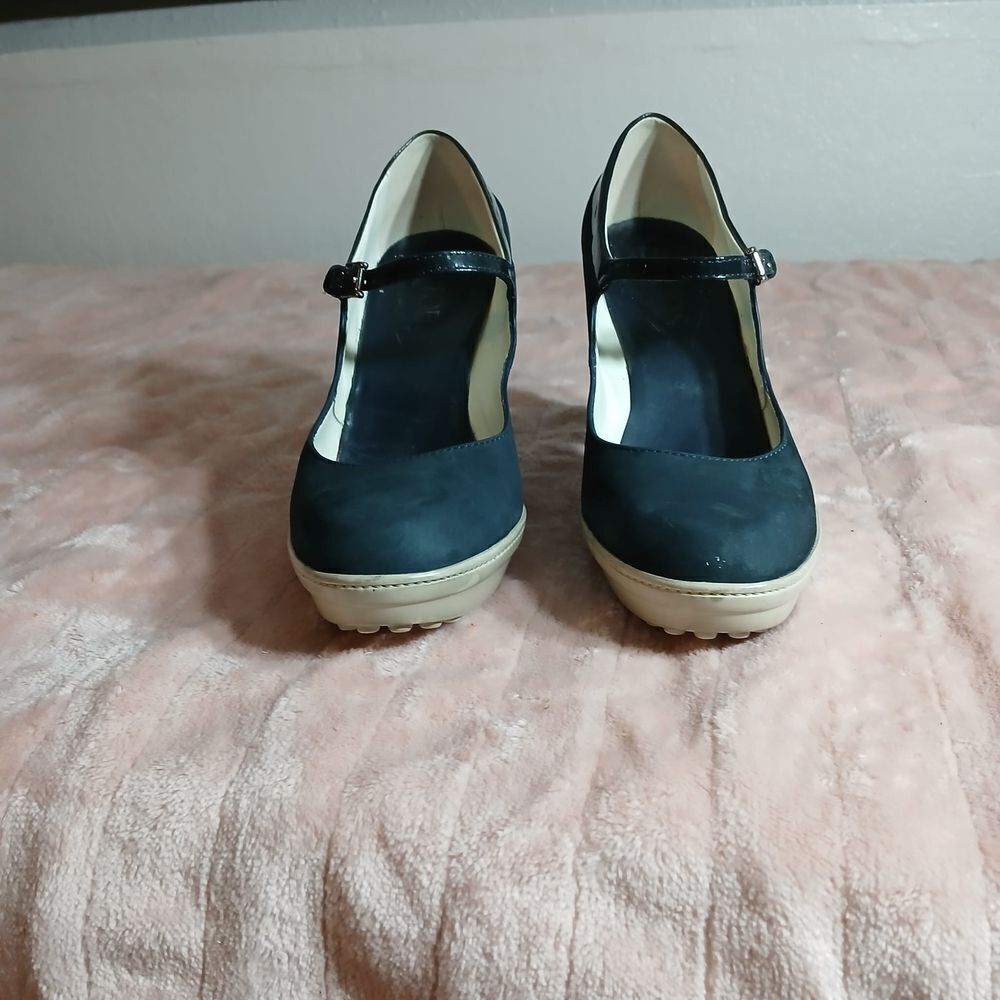 Tod's Black and Cream Mary Jane Heels with Thick Heel Size 37 - Picture 2 of 8